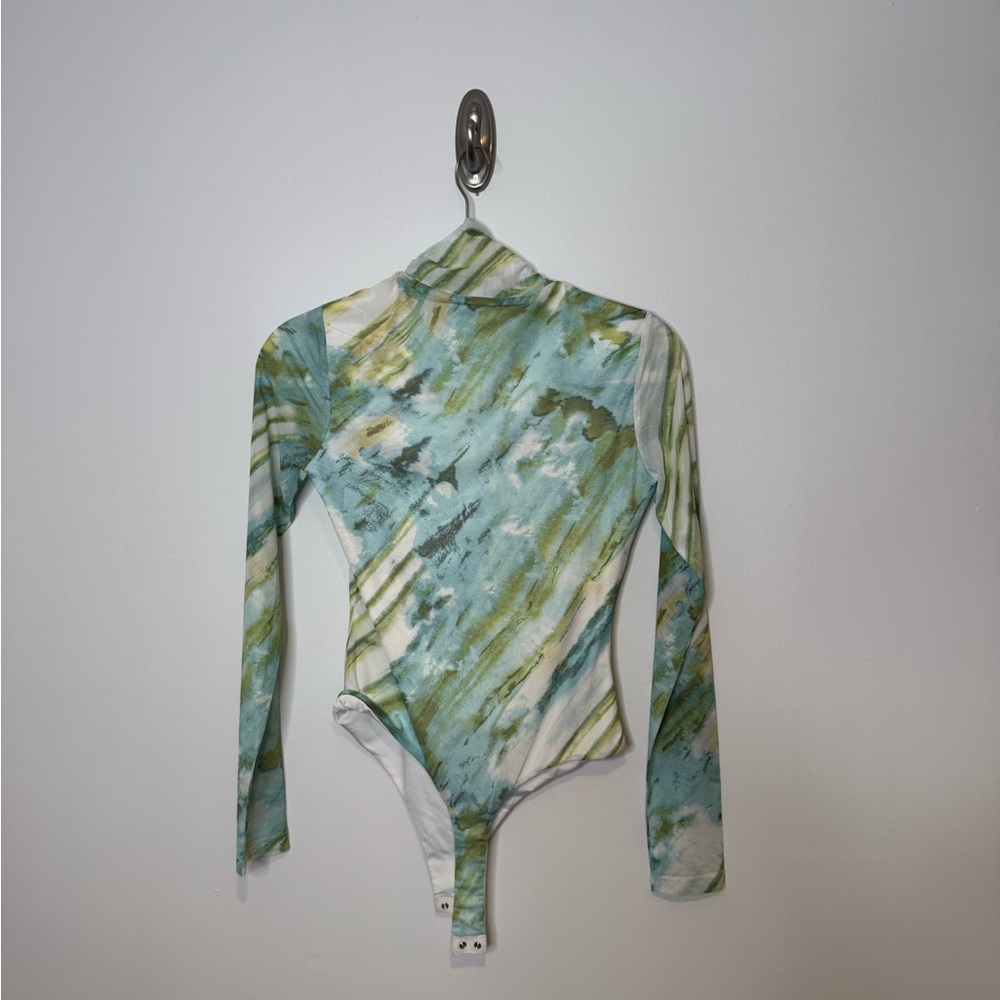 Long-Sleeve Green Marble Print Women’s Swim Bodysuit